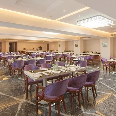 Sarovar Portico , Indore Hotell Eksteriør bilde